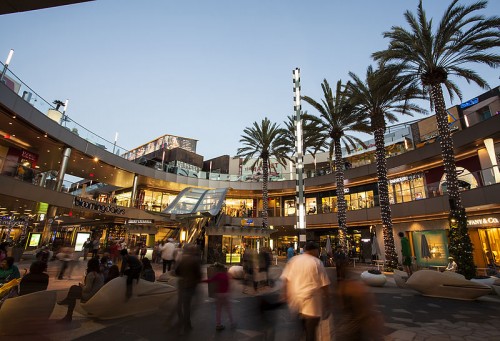 Like any shopping center, this outdoor mall in Santa Monica, California offers a selection of stores to cater to varying consumer preferences. 